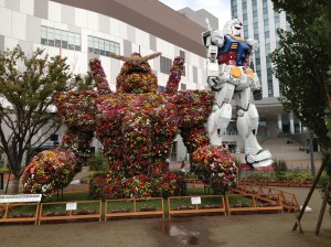 Robot géant articulé et aussi en verdure !