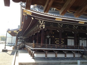 Immense structure en bois