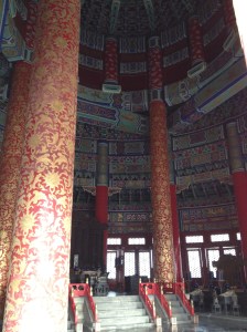 Poutres de bois peintes