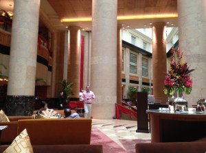 Olivier arrive au Fullerton