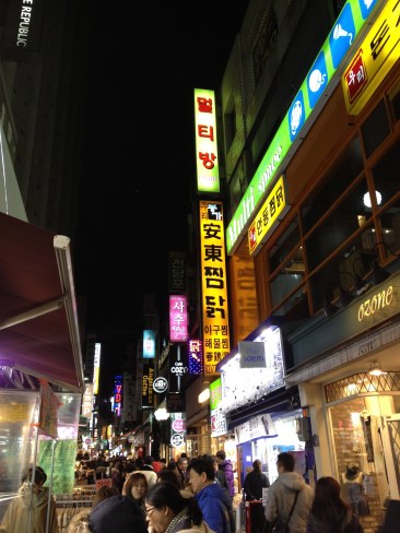 Quartier commerçant près de l'hôtel