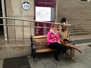 Lire dehors sous la pluie !